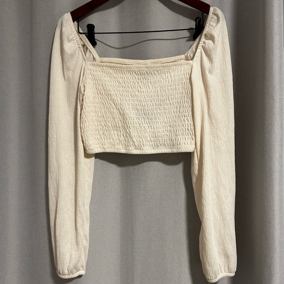 3/25$ H&M cream crop top with sleeves - BNWT - Picture 1 of 4